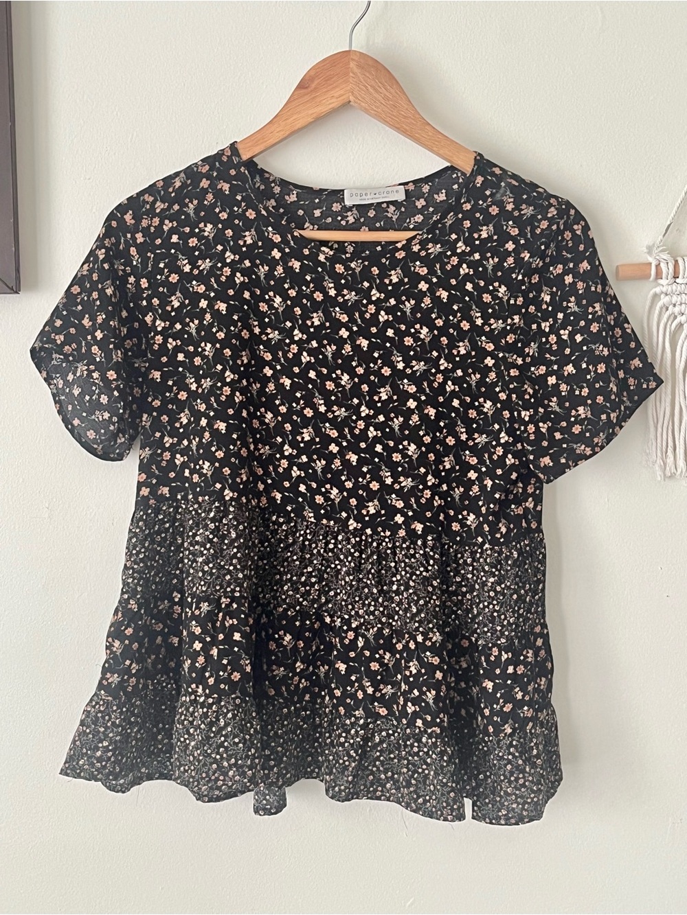 Pepper Crane Black Floral Short Sleeve Top- Size Small PTP 18 inch